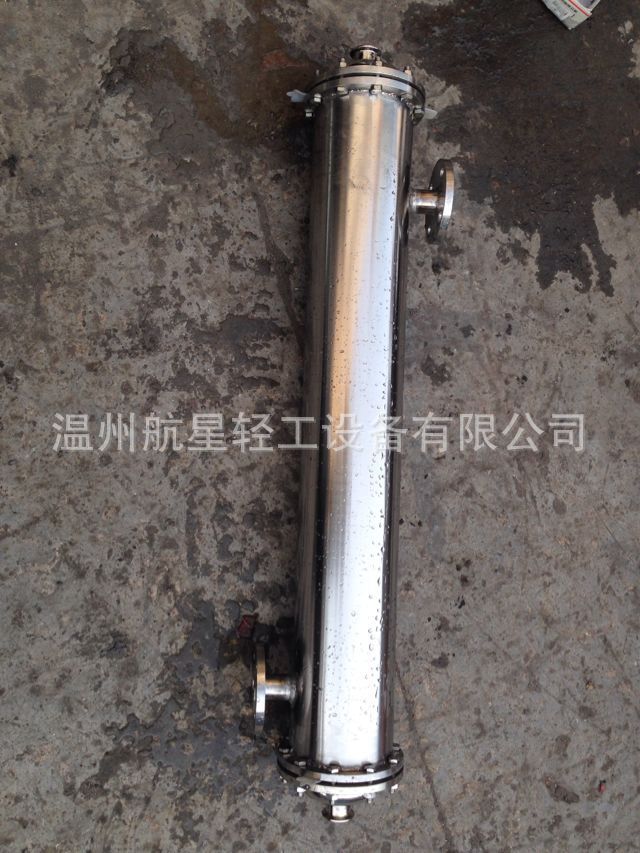 1318890937_1082167075