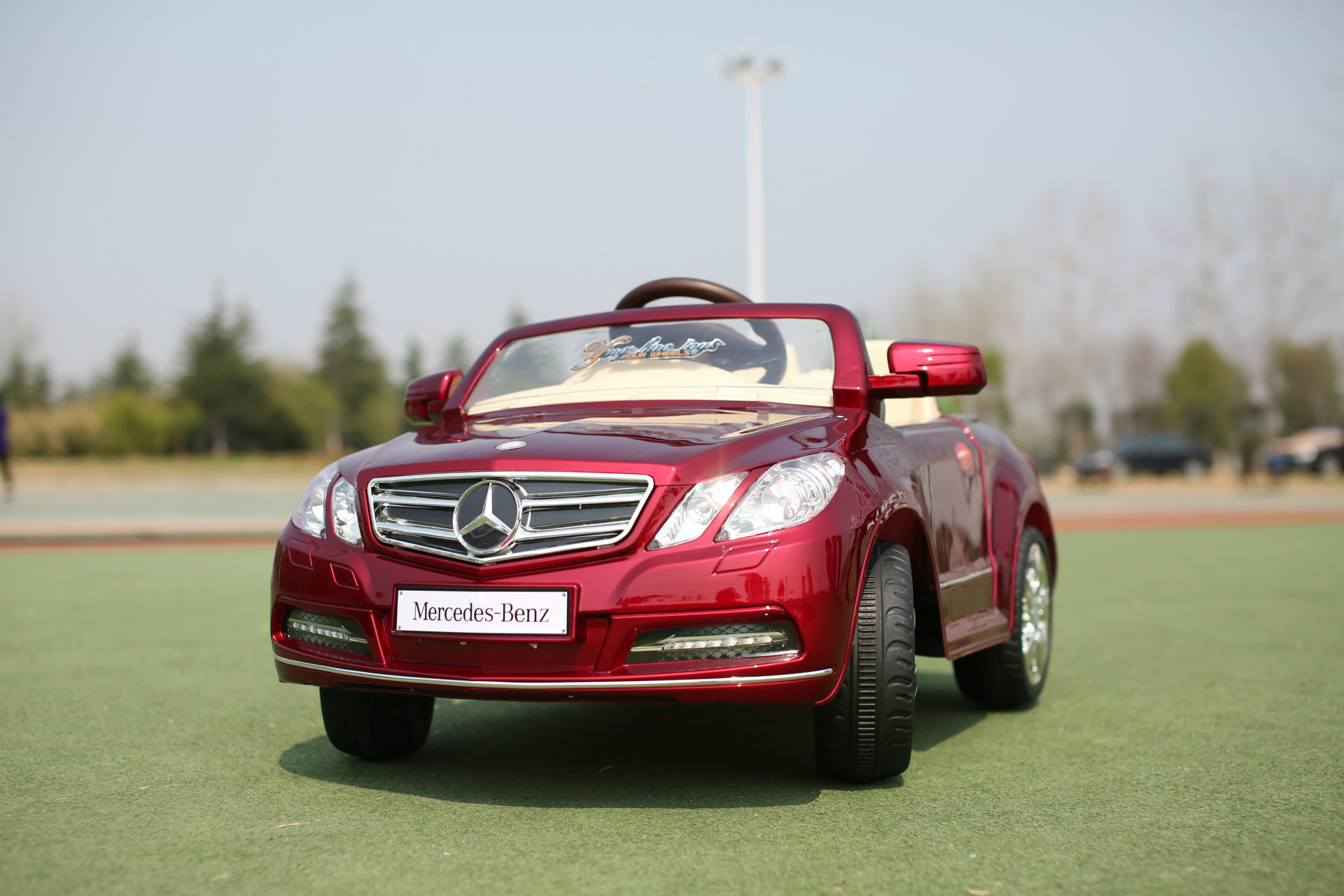 出口外贸 儿童可坐电动四轮童车 图片