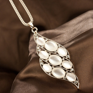 <em>批发</em>采购项饰-<em>新款</em>猫眼石吊牌<em>毛衣链批发</em>XL-1