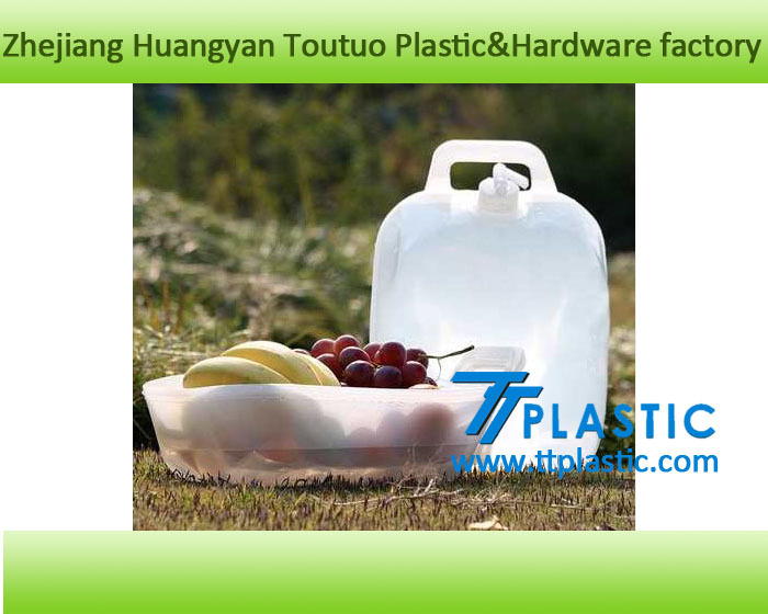 semi-foldable water carrier