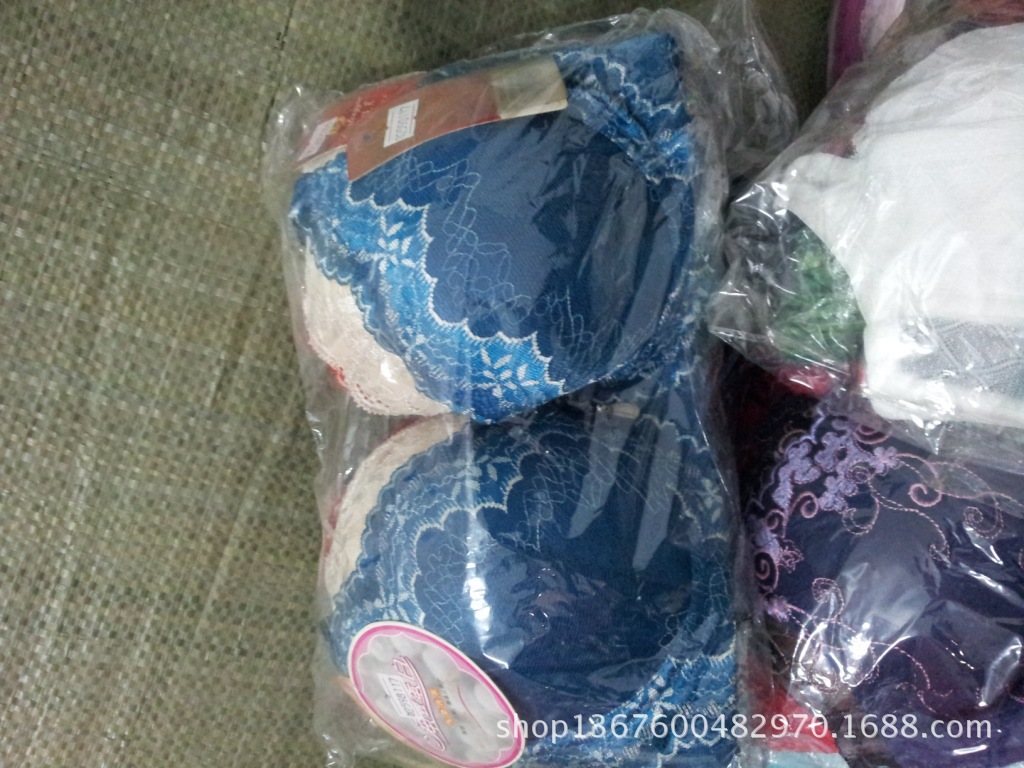 5元低价处理<em>三排扣</em> <em>四排扣文胸</em>内衣 杂款内衣