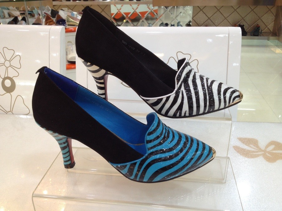 【<em>美邑</em>时尚斑马纹真皮<em>女鞋</em>,引领潮流!】价格,厂