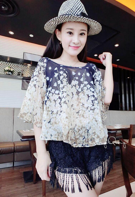 2014夏季花花雪纺上衣流苏勾<em>花短裤套装 图</em>片