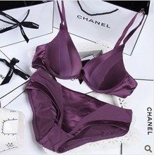 光面模杯色丁<em>面料无痕文胸</em>套装_套装价格_优