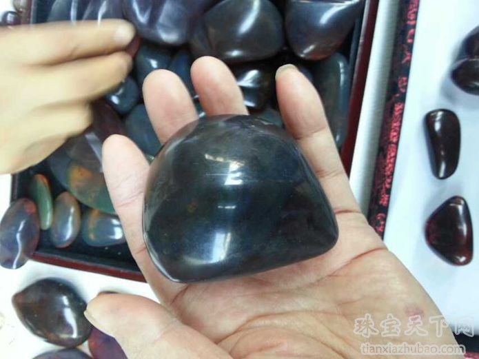 缅甸皮壳好卖相不错好货一批雕料棕蓝珀