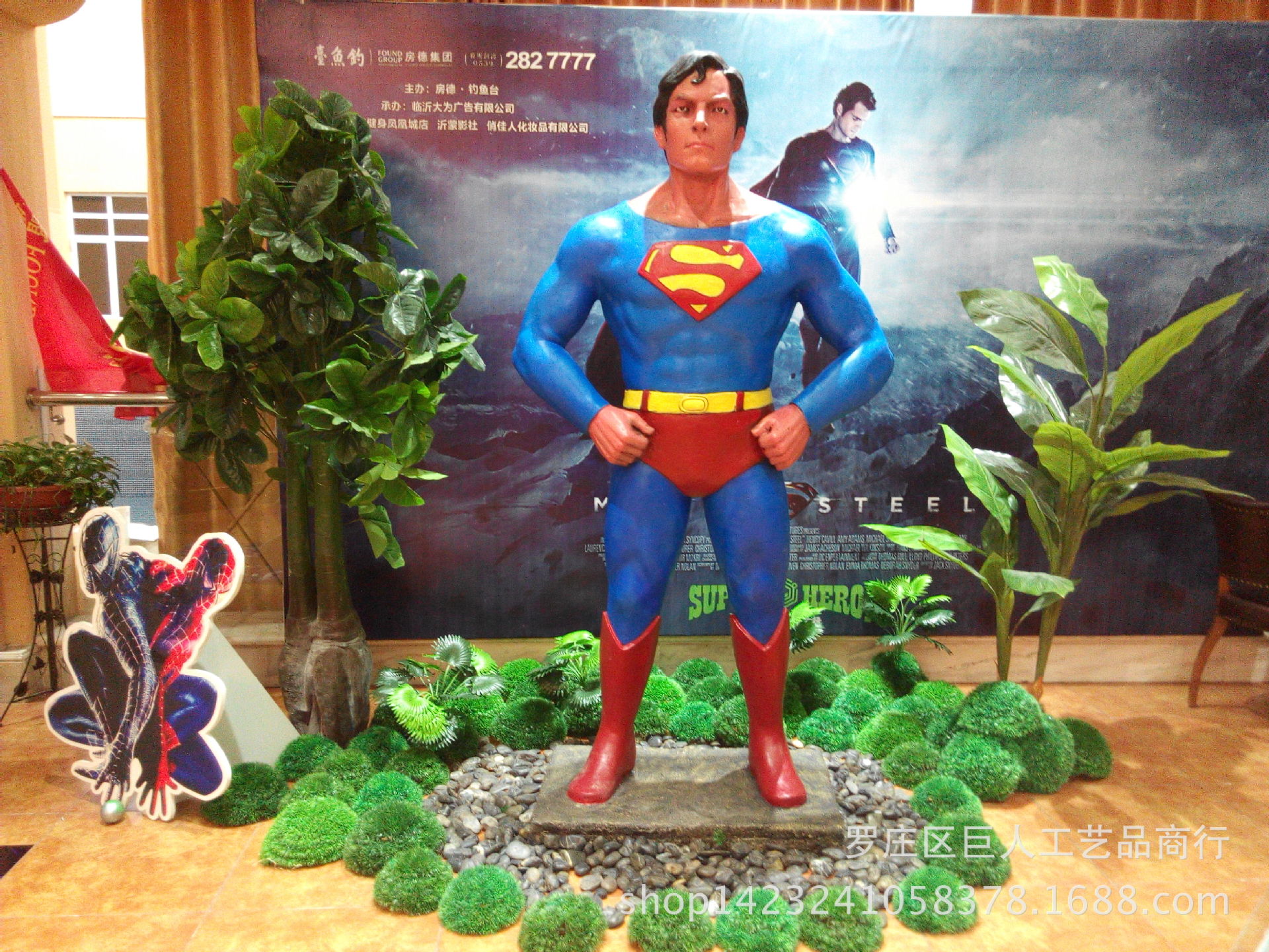 _厂家批发玻璃钢雕塑 现货英雄联盟超人真人版