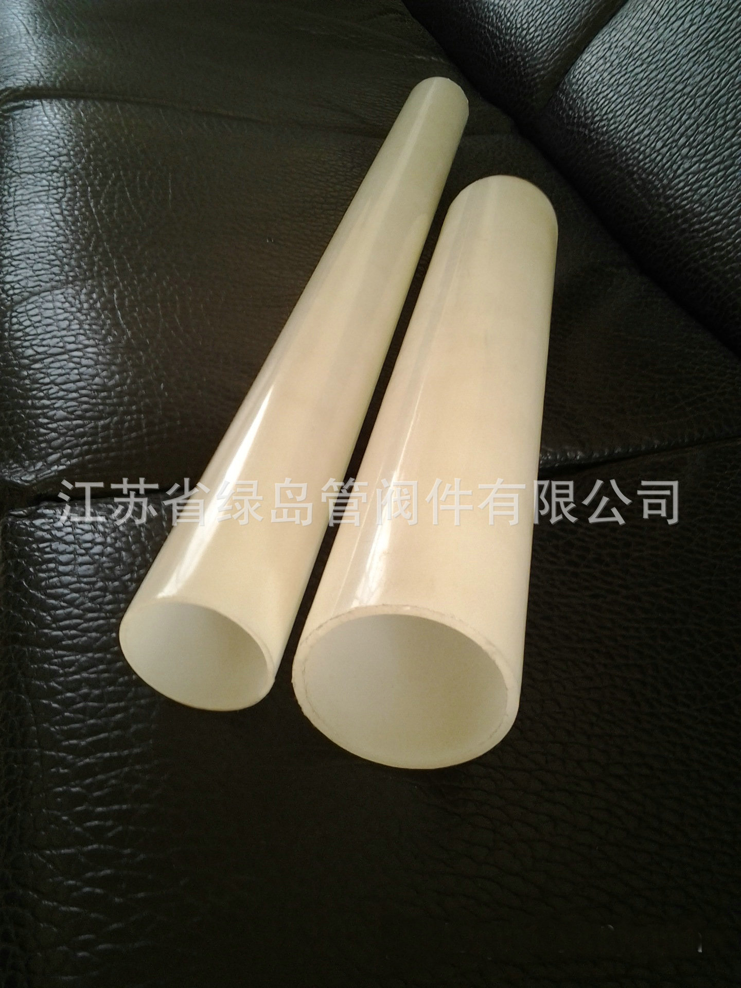 1682083383_1313671756