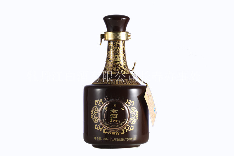牡丹江老酒坛白酒 名酒喜酒 38度500ml 30年国产浓.