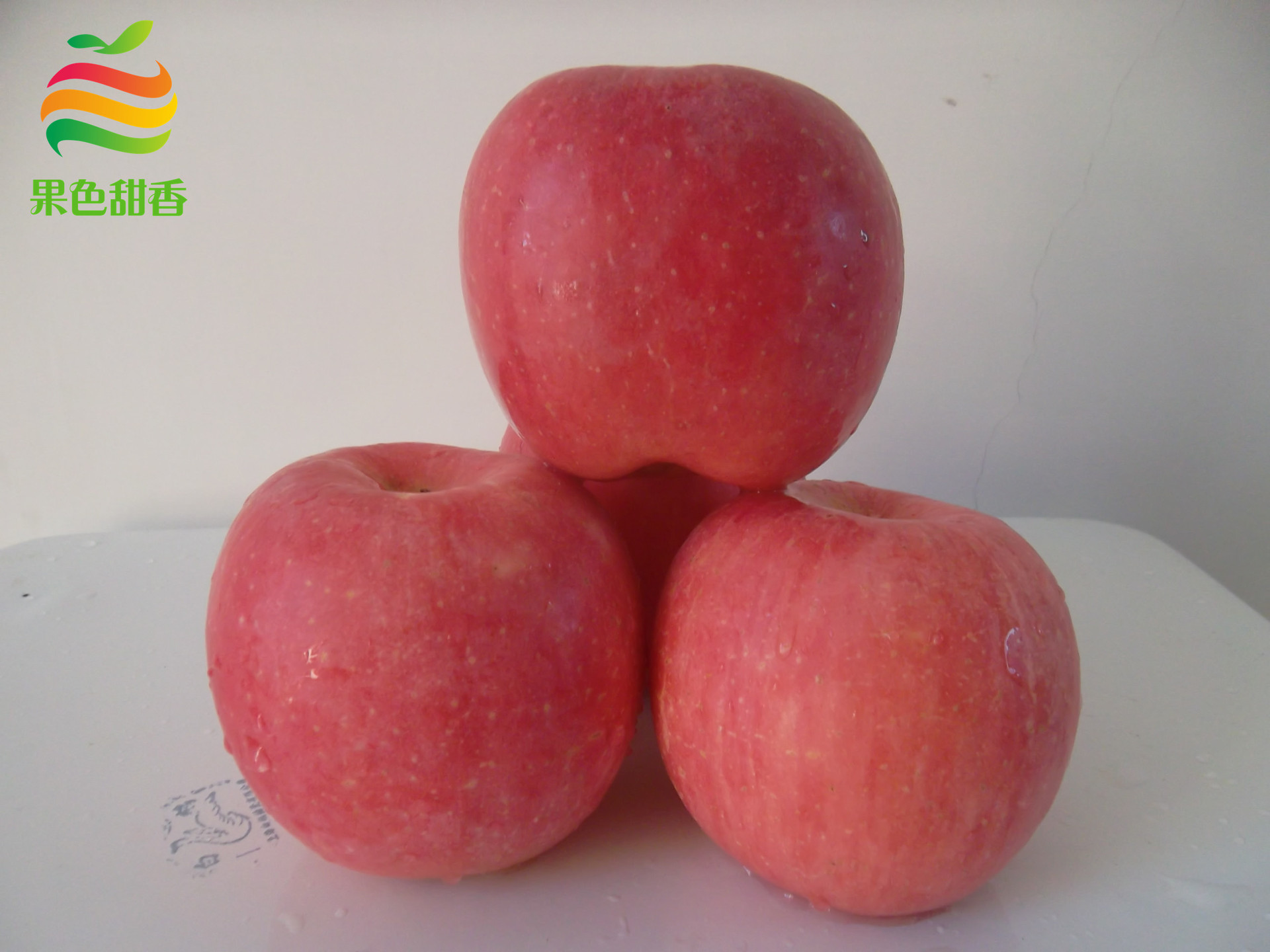 方圆果蔬果色甜香山东烟台红富士苹果75#二级果，优惠批发
