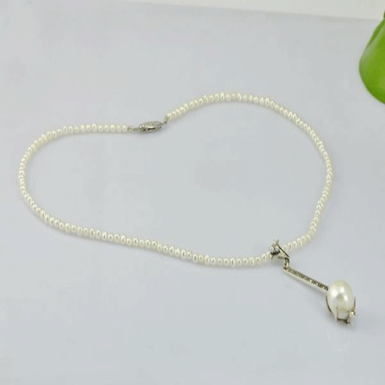 small-pearl-necklace