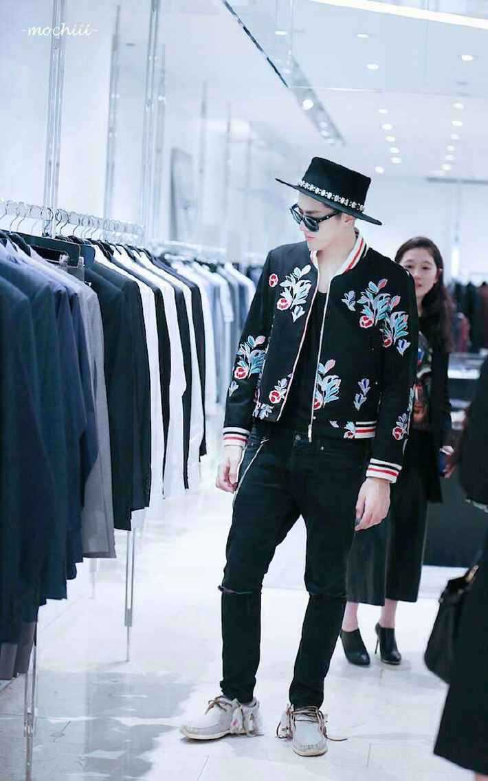 exo 吴亦凡 权志龙同款韩版长袖刺绣拉链圆领棒球衫外套男女同款