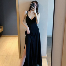 吊帶小黑裙性感溫柔v領打底衫復古長款側開叉黑色無袖連衣裙女裝