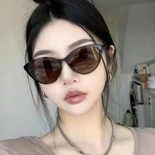 歐美復古三角貓眼墨鏡女高級感茶色黑框網紅潮流方圓臉顯瘦太陽鏡