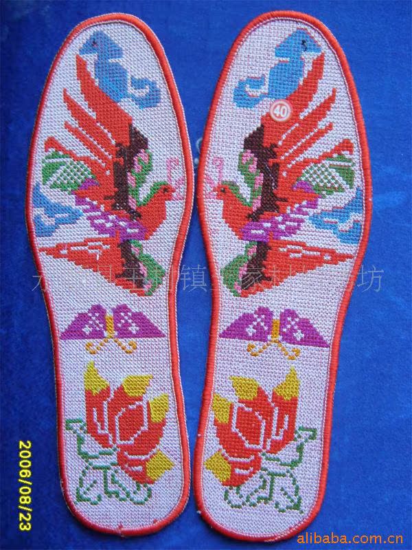 批发湘西特色纯棉格子布绣花鞋垫半成品100双起批