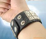 ������������Ƥ��ƤPyramid bracelet