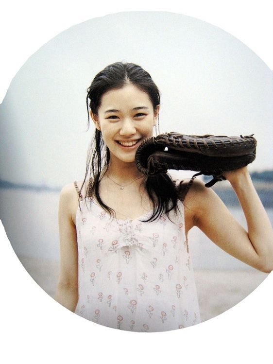 <em>靓妹</em>苍井优素颜<em>装扮</em> 散发清纯气质 - 阿里巴巴