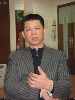 图解 从怀揣仅有的150元创办鞋厂,到如今拥有年销