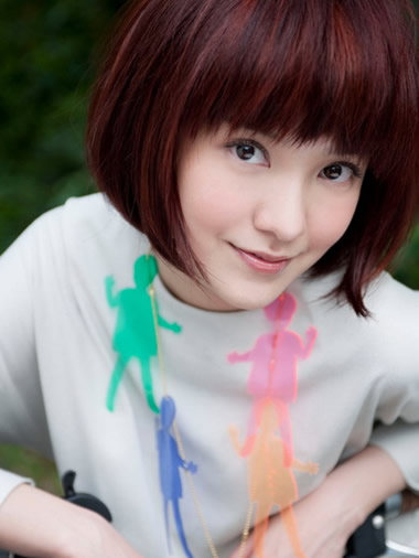 郭彩洁变身白雪公主清纯<em>少女</em>妆- <em>阿里巴巴</em>资讯