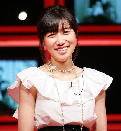 富士电视台的平井理央(25岁),朝日电视台的武内绘美(31岁)和东京电视