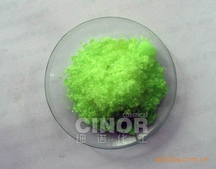 5%以上绿色结晶小颗粒状硝酸镨