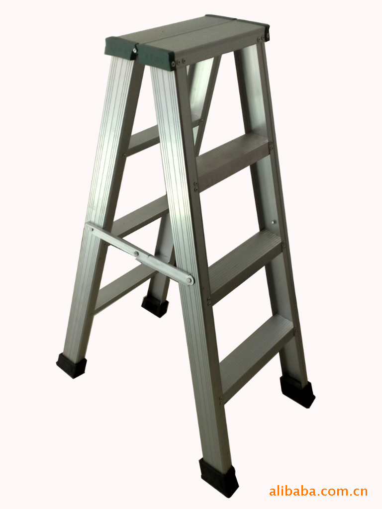 此款为普通铝合金梯子,材料厚度:0.5mm,适合普通强度的登高作业.