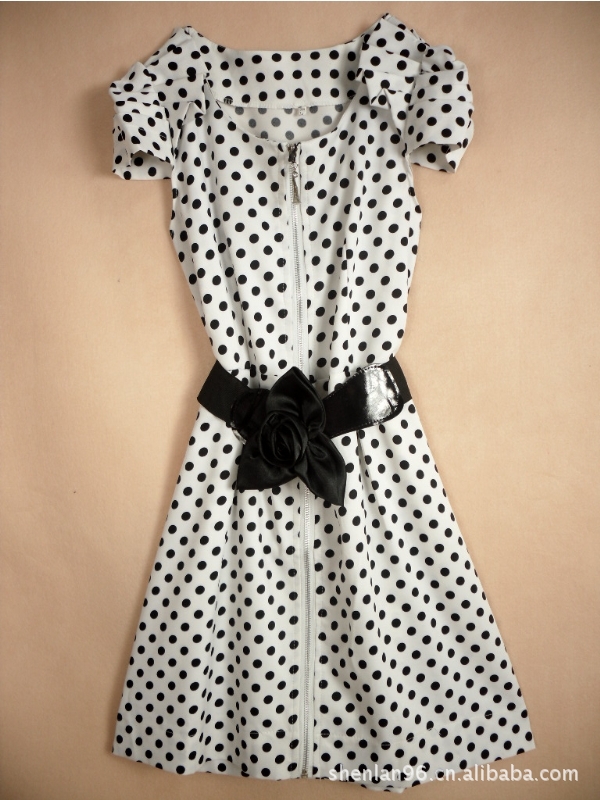 2011夏装新款优雅女人连衣裙带腰带 品牌:yd 面料:雪纺/乔其纱 款式