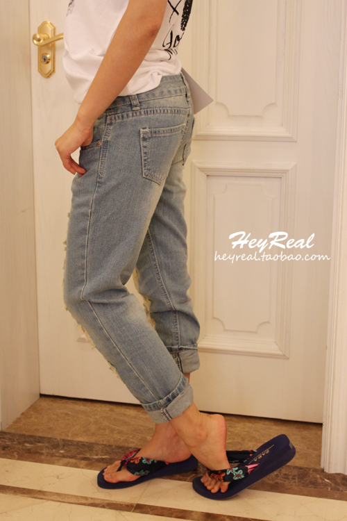 boyfirend浅色宽松磨破洞牛仔裤