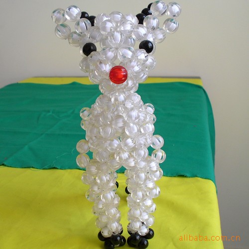 节日里的色彩魔法：装饰用品助力美好时刻