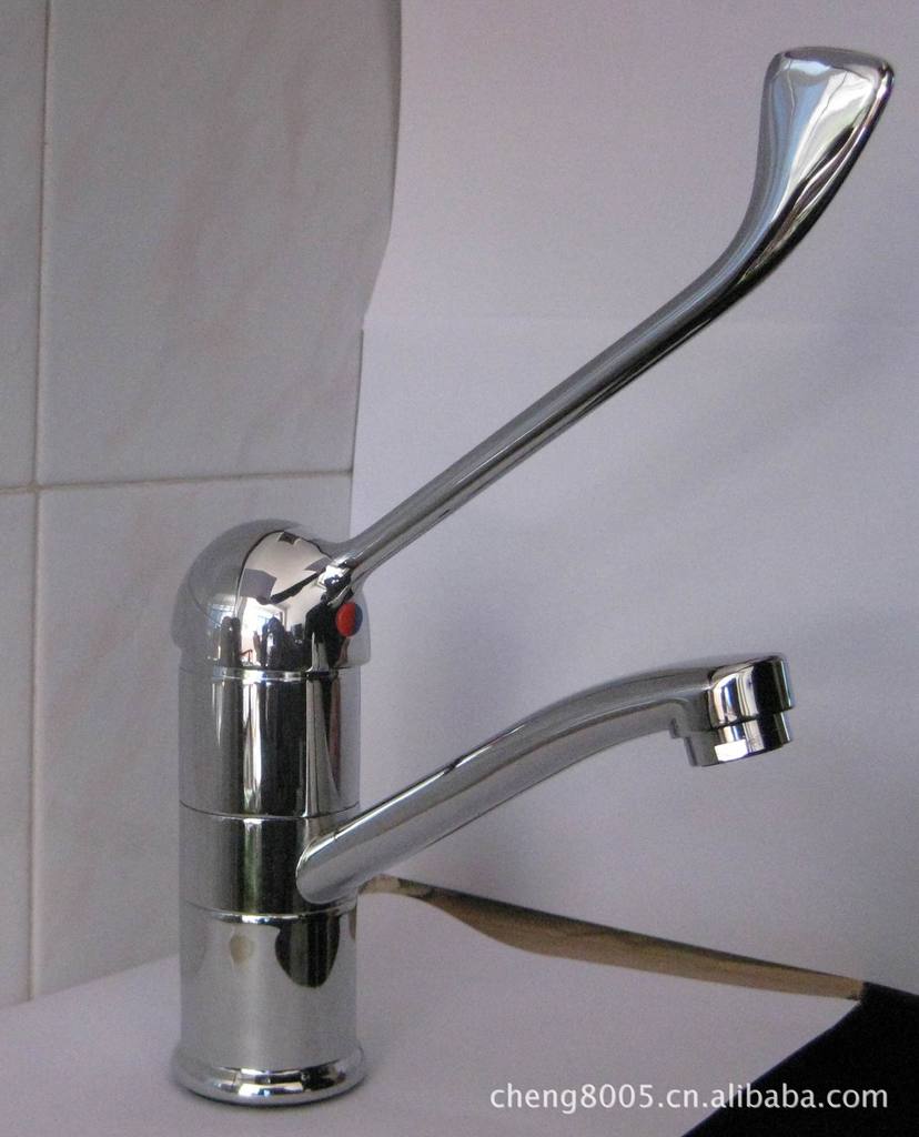 卖新型医用肘开式水龙头(冷热水混合型)