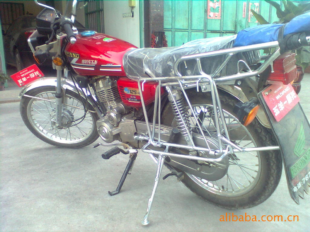 点击进入:本田125/cg125/wy125摩托车侧翻式载重大货架图片_9