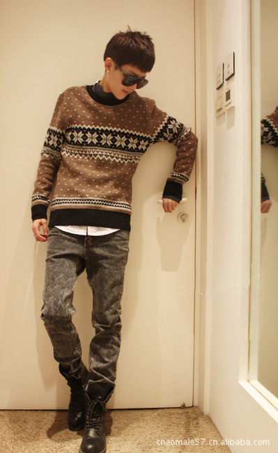 2011秋冬新款 哈尼皇甫林弯弯 民族风雪花 男士休闲毛衣a5-064 55.