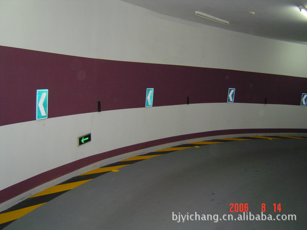 汽车环形坡道出入口导向提示标牌: (1)规格:400mm*300mm*2.