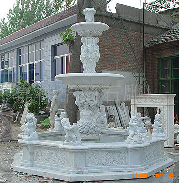 广场美景:解读喷泉雕塑的艺术魅力