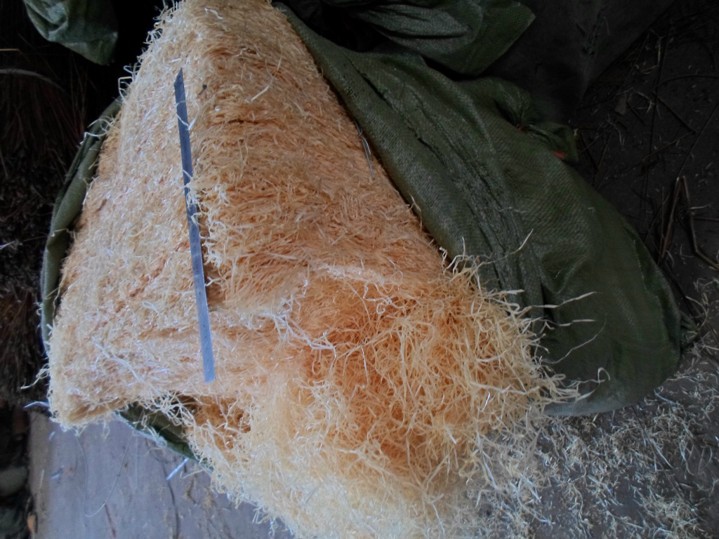 批发 红酒盒填充材料木丝 吸音材料木丝 0.2cm宽细木丝 可混批