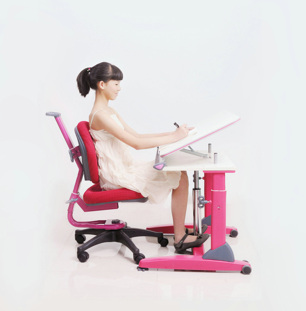 可升降人体工学儿童书桌 达视学习桌 儿童学习桌