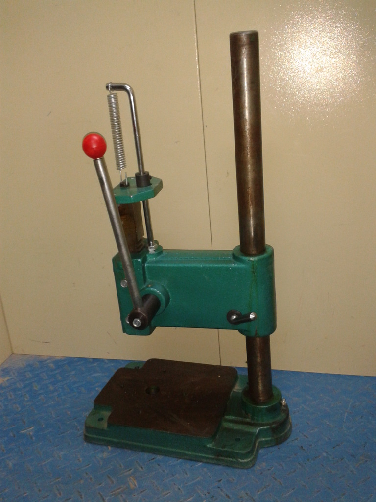 大量批发js16型压力机手动冲压机手动小压机小压机立柱实心