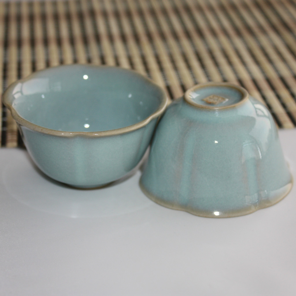 汝玉坊茶具 宋代汝窑 汝瓷茶具 茶杯 工艺品 豆绿色 开片葵花杯