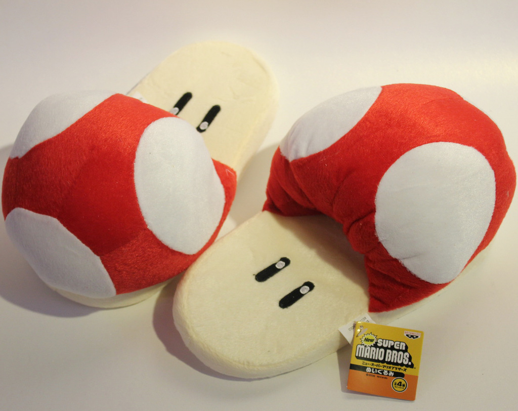 超级马里奥红色蘑菇毛绒拖鞋广州动漫周边批发xz7801rei