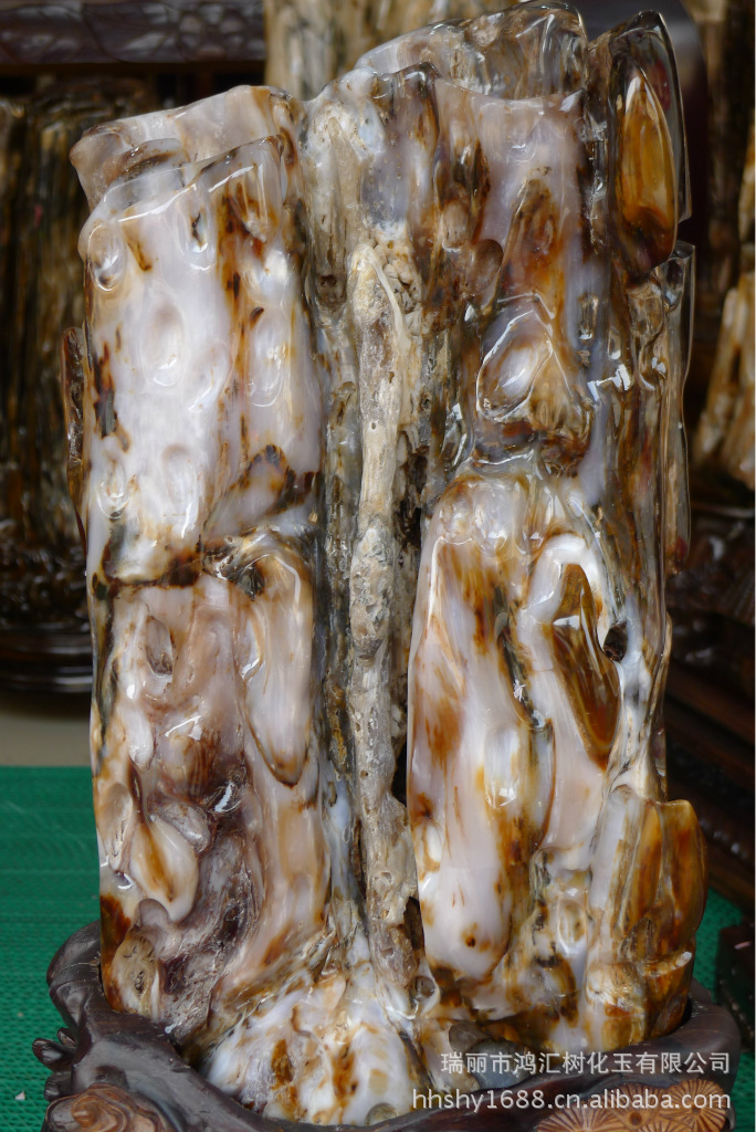 精品缅甸树化玉带虫摆件am008