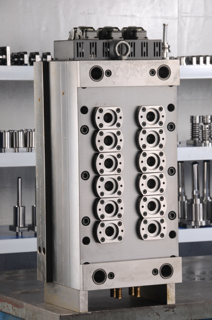 供应一出72瓶胚模具