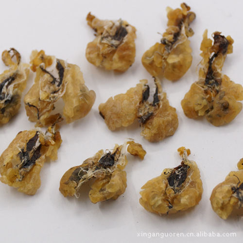 野生林蛙油呈不规则片状弯曲重叠摸有滑腻感来电详询