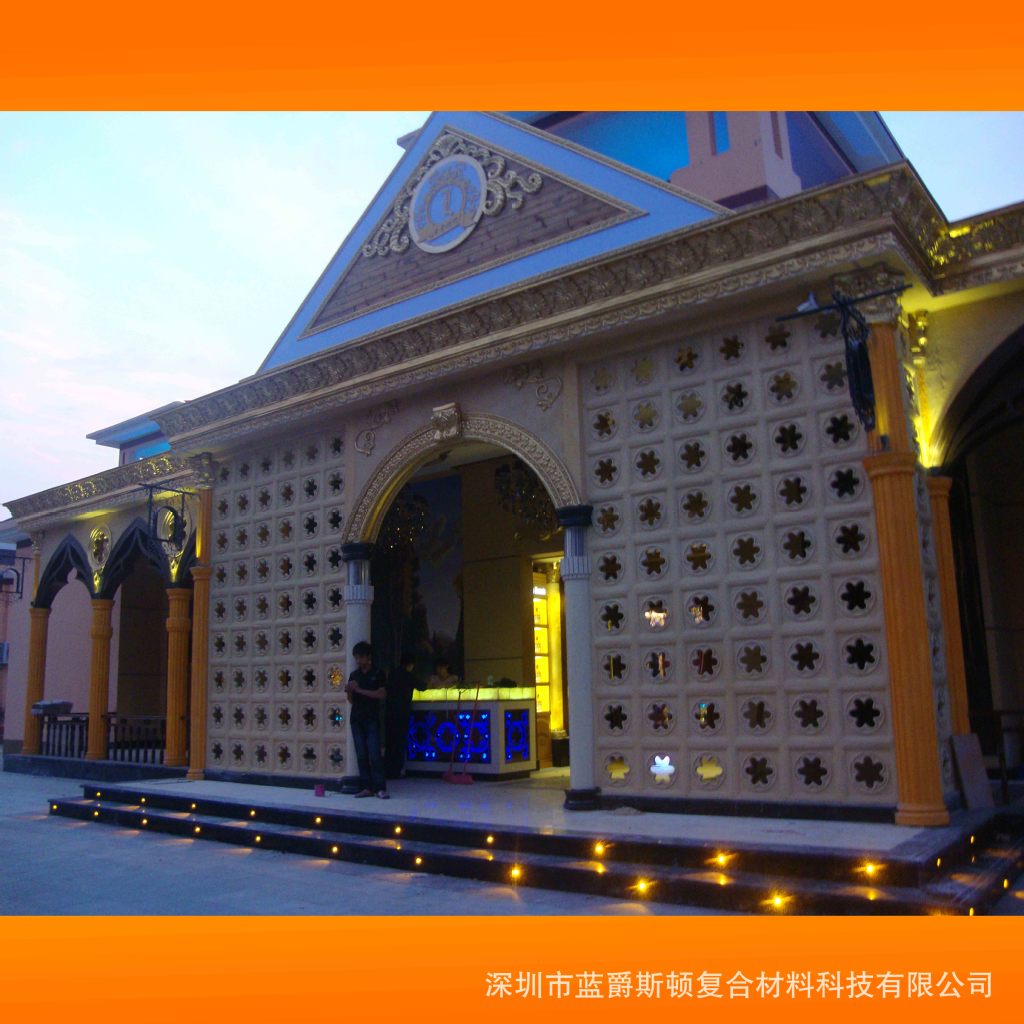 玻璃钢圣诞屋圣诞节老人雕塑圣诞驯鹿圣诞球圣诞雪花装饰