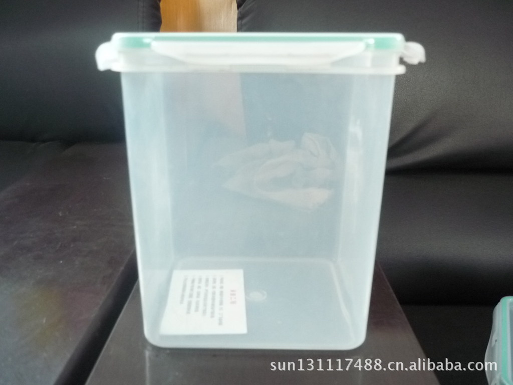 定制塑料制品：从普通材料到专属选择