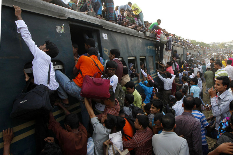 巴基斯坦火车拥挤场景,远胜中国春运雷人!