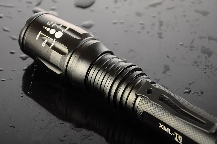 爆款xml-t6 led强光五档铝合金变焦手电筒 远射王两节18650电池