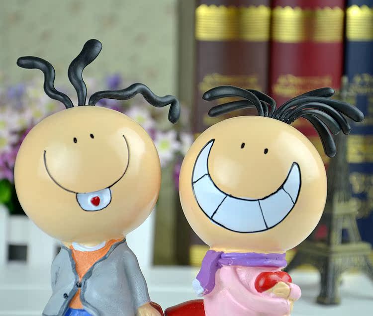 树脂工艺品/卡通钱罐/抱love红心三毛娃娃钱罐/ 单个价格 6003