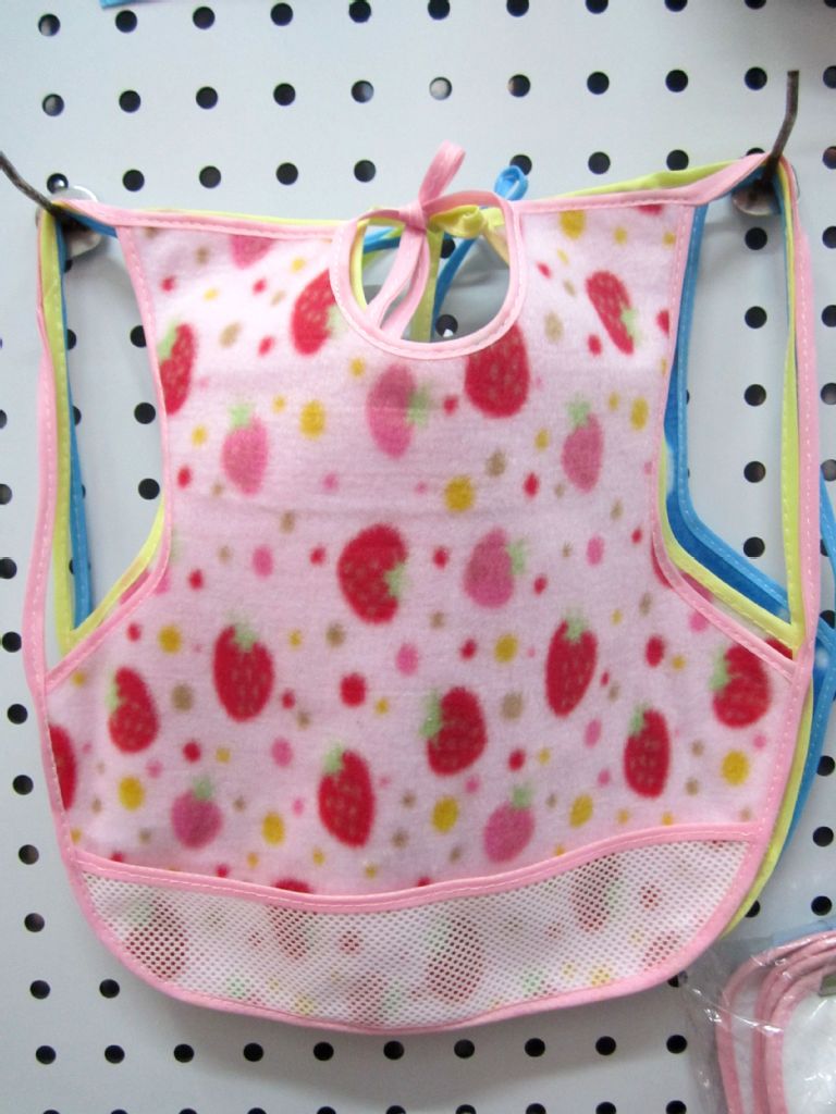 小孩子口水围嘴围兜防水 草莓图案 宝宝围兜 大号 带网兜