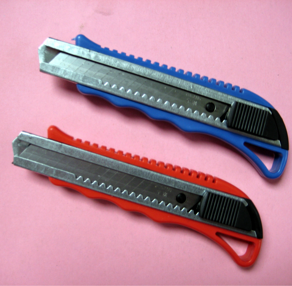 厂家供应金属扣美工刀 介刀 bp-6898