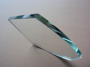 专业加工各种手工磨边玻璃异形吊饰奖牌讲座玻璃