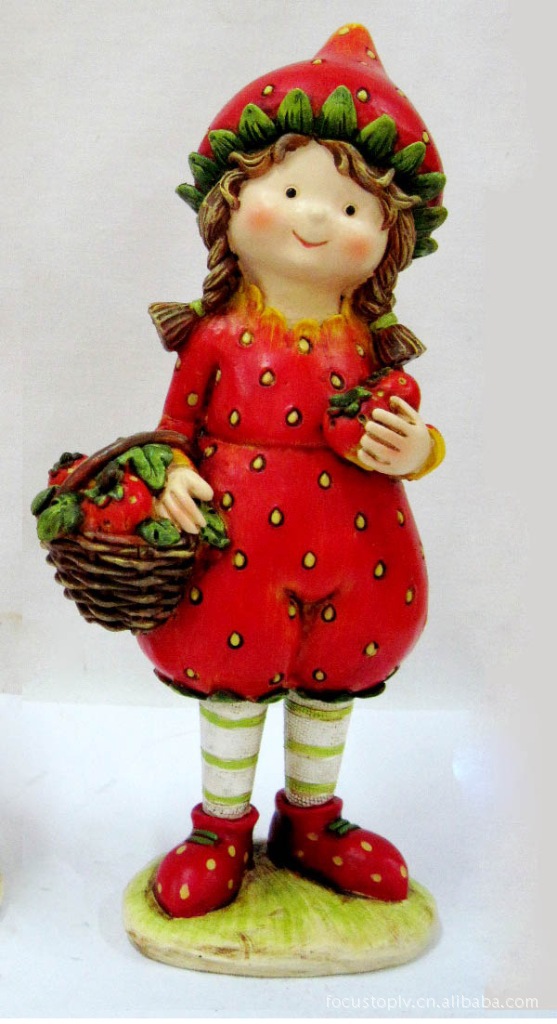 批发外贸树脂家居工艺品摆件 红色草莓男女孩18cm高 100189
